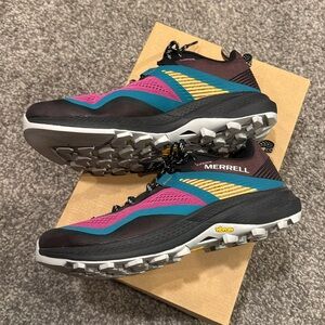 Merrill Women’s MQM 3 size 7.5 shoe. Fuchsia/burgundy